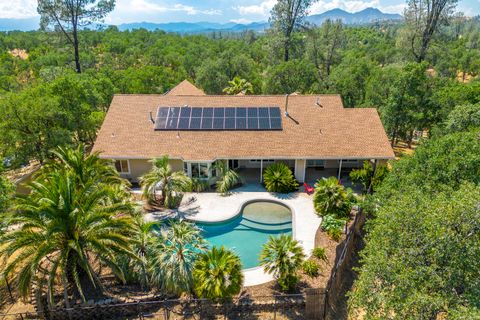 Photo of 24035 Ajax Lane, Bella Vista, CA 96008 (MLS # 25-5151)