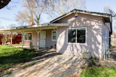 Photo of 2867 Pinto Lane, Anderson, CA 96007 (MLS # 25-654)