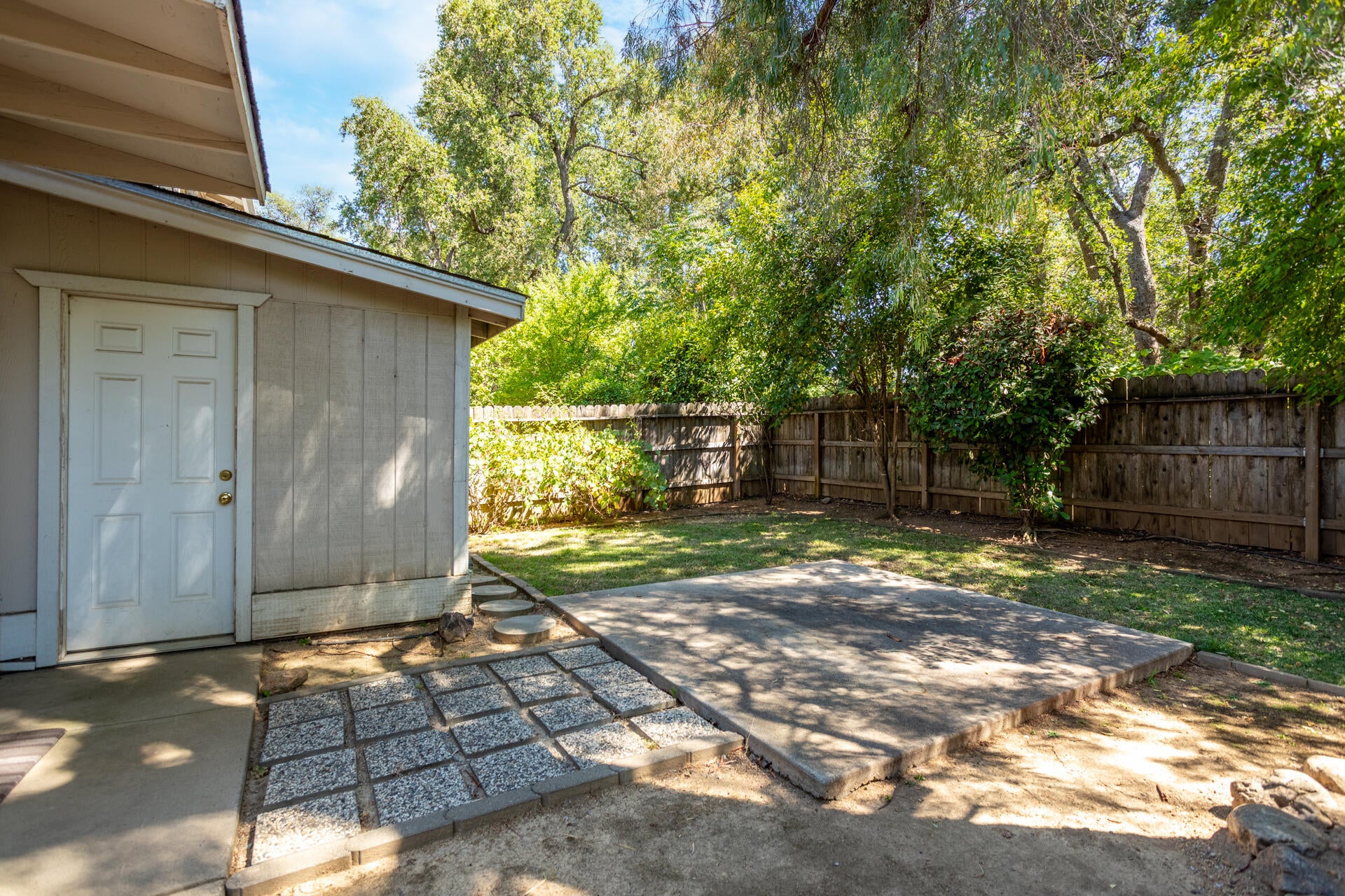 2616 W Hillside Drive