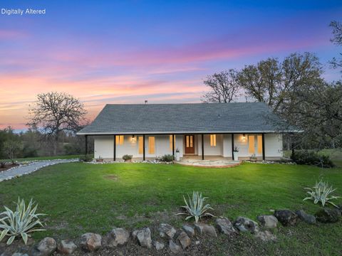 Photo of 13303 Intermountain Road, Redding, CA 96003 (MLS # 25-5581)