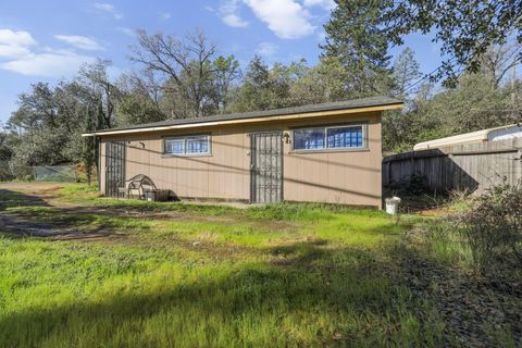 Photo of 12116 Lake Boulevard, Redding, CA 96003 (MLS # 26-720)