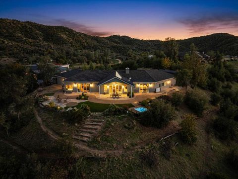 Photo of 9770 Brickwood Drive, Redding, CA 96001 (MLS # 26-52)