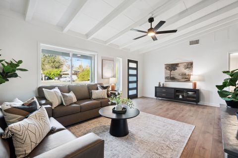 Photo of 609 Dee Court, Redding, CA 96002 (MLS # 25-5045)