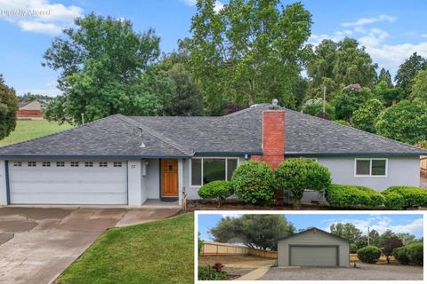 Photo of 77 Wilshire Drive, Redding, CA 96002 (MLS # 26-2577)