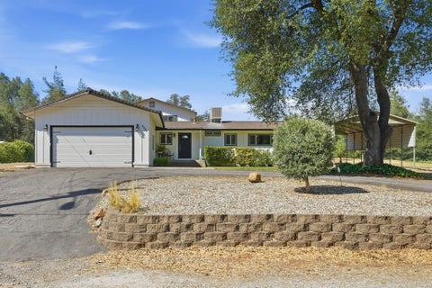 Photo of 4521 Arrow Rock Avenue, Shasta Lake, CA 96019 (MLS # 26-4193)