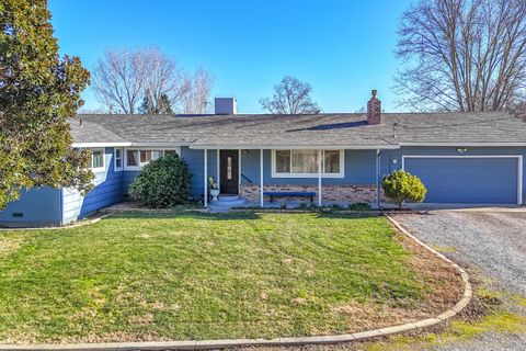 Photo of 5340 Balls Ferry Road, Anderson, CA 96007 (MLS # 25-5562)