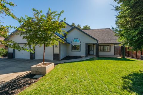 Photo of 3475 Oak Haven Court, Redding, CA 96002 (MLS # 25-4518)