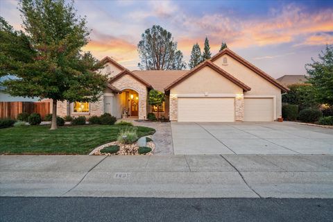 Photo of 1495 Spanish Bay Drive, Redding, CA 96003 (MLS # 25-4901)