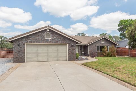 Photo of 390 Woodhill Drive, Redding, CA 96003 (MLS # 26-2179)