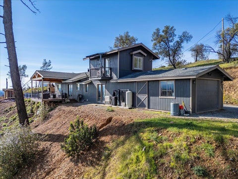 Photo of 14091 Highview Trail, Redding, CA 96003 (MLS # 26-4233)