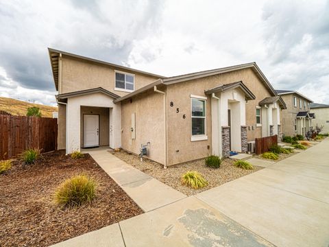 Photo of 856 Mission De Oro Drive, Redding, CA 96003 (MLS # 25-5296)