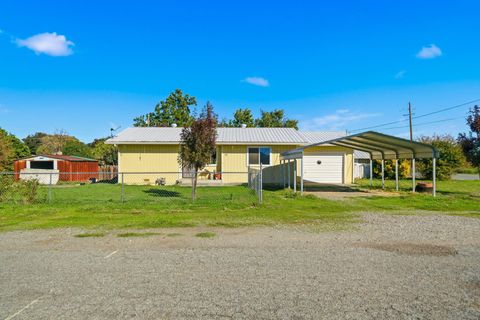 Photo of 102 Ventura Avenue, Gerber, CA 96035 (MLS # 25-4926)