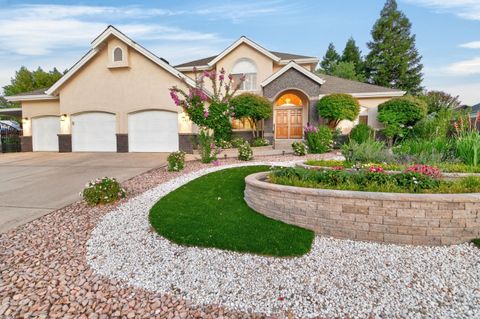 Photo of 2426 Cumberland Drive, Redding, CA 96001 (MLS # 26-3404)