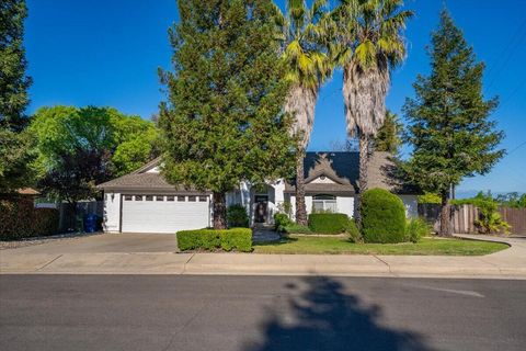 Photo of 1119 River Ridge Drive, Redding, CA 96003 (MLS # 26-1222)