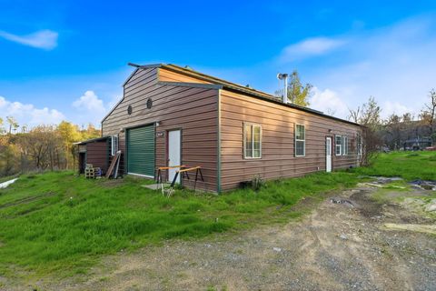 Photo of 14991 Lower Coal Pit Drive, Igo, CA 96047 (MLS # 25-5558)