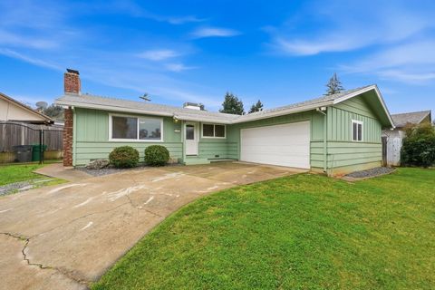 Photo of 2261 Knobcone Avenue, Anderson, CA 96007 (MLS # 26-738)