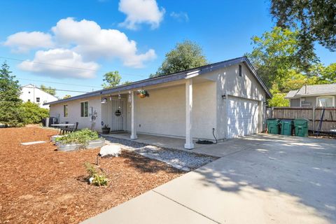 Photo of 1625 Locust Avenue, Shasta Lake, CA 96019 (MLS # 26-1865)