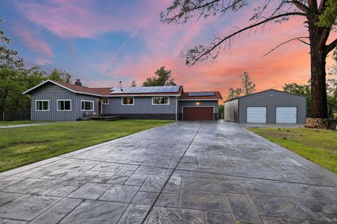 Photo of 17622 China Gulch Drive, Anderson, CA 96007 (MLS # 25-5107)