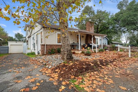 Photo of 656 West Street, Redding, CA 96001 (MLS # 25-5383)