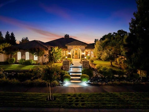 Photo of 836 Santa Cruz Drive, Redding, CA 96003 (MLS # 26-4845)