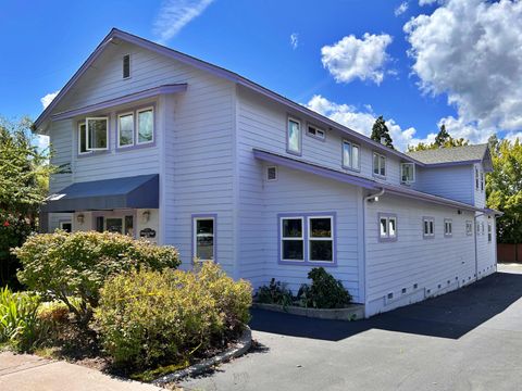 Photo of 721 Pine Street, Mount Shasta, CA 96067 (MLS # 26-2768)