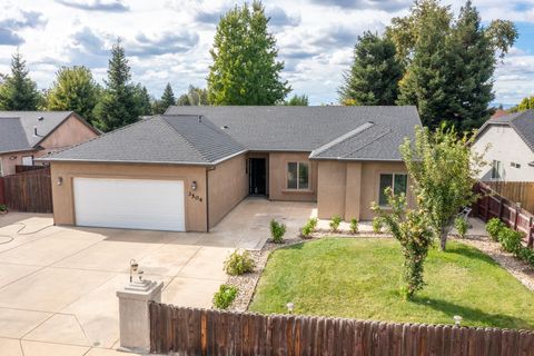 Photo of 3504 Humbug Drive, Anderson, CA 96007 (MLS # 25-4148)