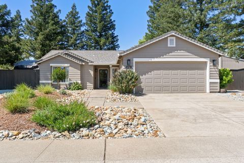 Photo of 2178 Hemingway Street, Redding, CA 96003 (MLS # 26-1744)