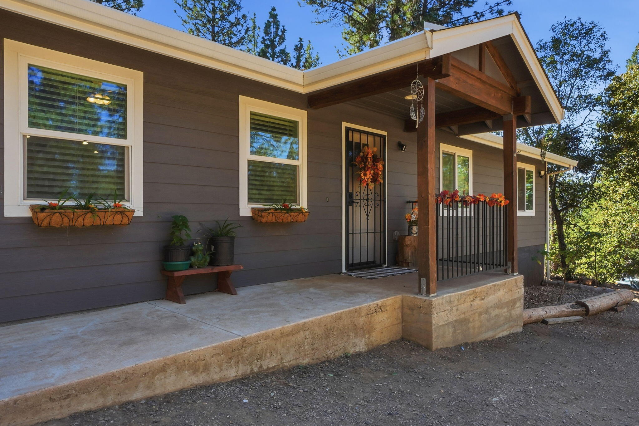 29595 California 44