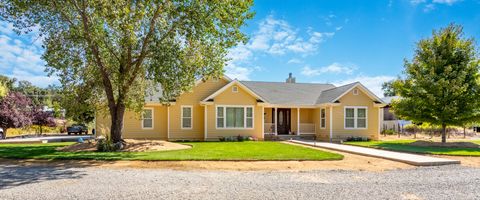Photo of 22171 Meyer Road, Bella Vista, CA 96008 (MLS # 25-4398)