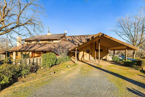 Photo of 19515 Smith Lane, Cottonwood, CA 96022 (MLS # 25-4658)