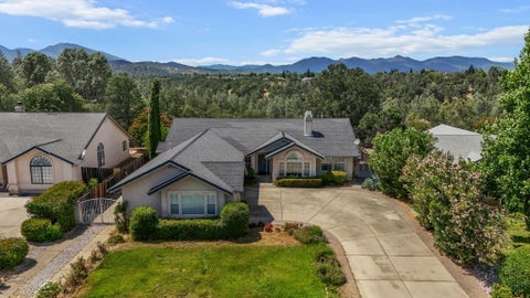 Photo of 2668 Dawnridge Drive, Redding, CA 96001 (MLS # 26-3121)
