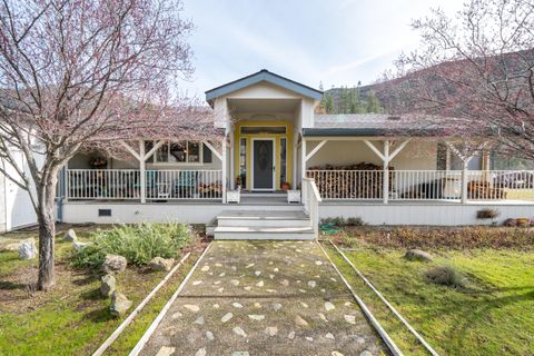 Photo of 14925 Trinity Mountain Road, French Gulch, CA 96033 (MLS # 26-1554)