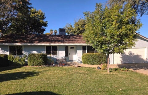 Photo of 1202 Dominion Drive, Redding, CA 96002 (MLS # 26-6394)