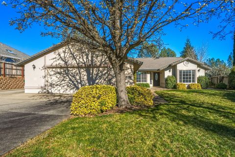 Photo of 315 River Park Drive, Redding, CA 96003 (MLS # 26-504)