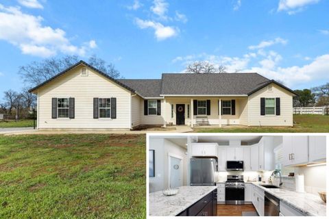 Photo of 22070 Lassen View Drive, Palo Cedro, CA 96073 (MLS # 26-1529)