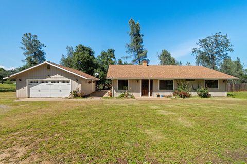 Photo of 16434 Emmett Lane, Anderson, CA 96007 (MLS # 26-2037)