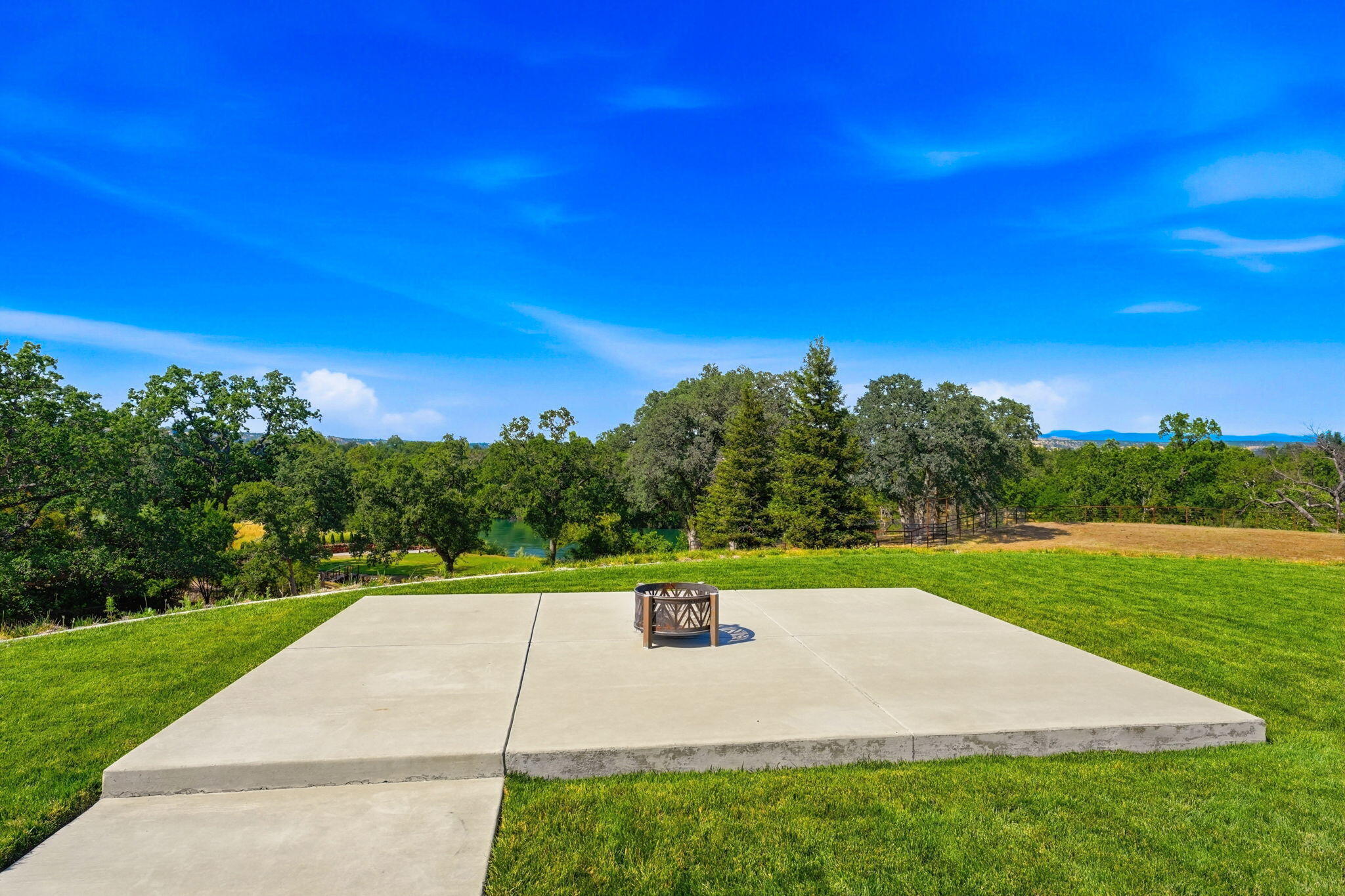 22200 Salmon Pl, Red Bluff, CA, 96080, USA, 4 Bedrooms Bedrooms, ,5 BathroomsBathrooms,Residential,Active,22200 Salmon Pl,26-2756