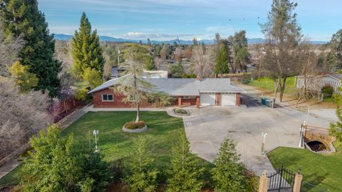 Photo of 8641 Redbank Road, Redding, CA 96001 (MLS # 26-875)