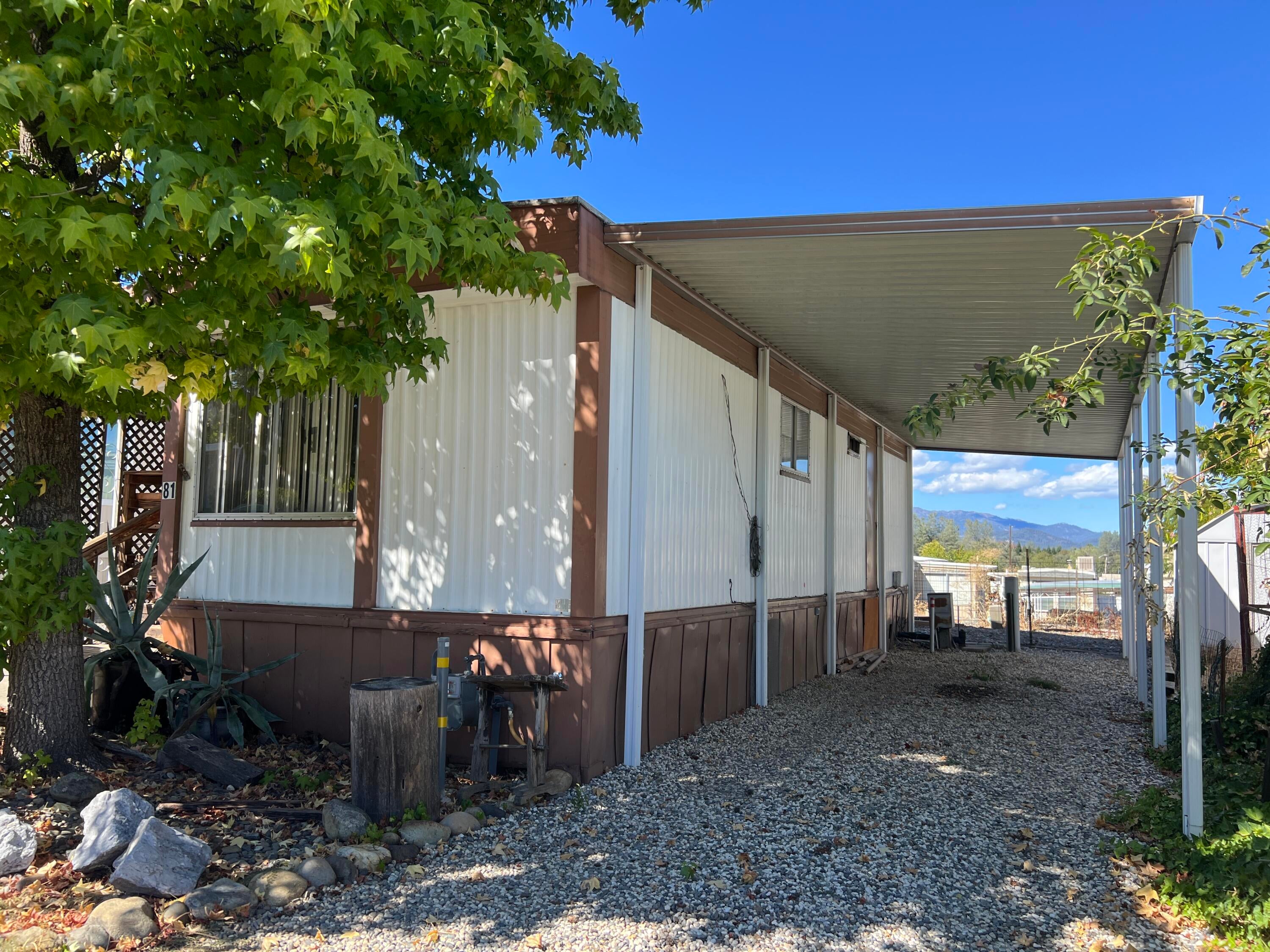 481 Twin View Boulevard