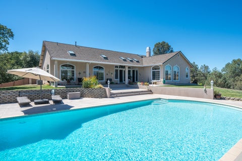 Photo of 2707 Blue Bell Drive, Redding, CA 96001 (MLS # 26-2884)