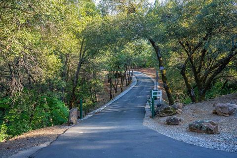 Photo of 25841 California 299, Bella Vista, CA 96008 (MLS # 26-2719)