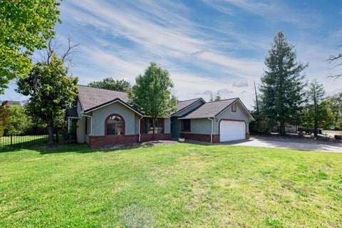 Photo of 19331 Hollow Lane, Redding, CA 96003 (MLS # 26-1878)