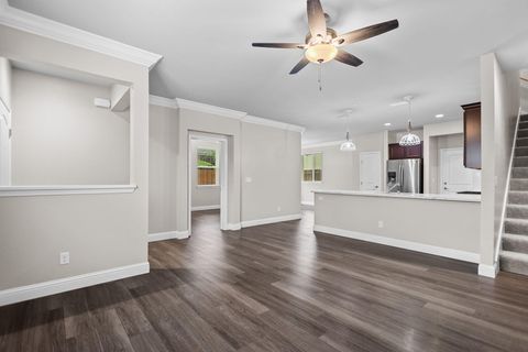 Photo of 866 Congaree Lane, Redding, CA 96001 (MLS # 25-4281)