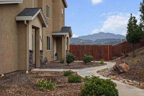 Photo of 866 Congaree Lane, Redding, CA 96001 (MLS # 25-4281)