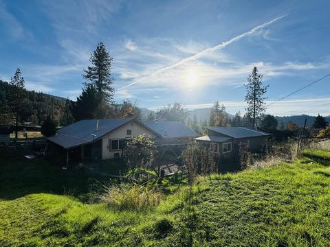 Photo of 191 Henrietta Road, Lewiston, CA 96052 (MLS # 25-5029)