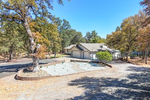 Photo of 21971 Daven Way, Palo Cedro, CA 96073 (MLS # 25-4676)