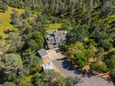 Photo of 8745 Glendive Lane, Redding, CA 96001 (MLS # 26-2121)