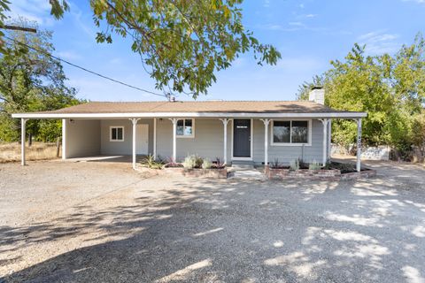 Photo of 17402 Olinda Road, Anderson, CA 96007 (MLS # 25-4434)