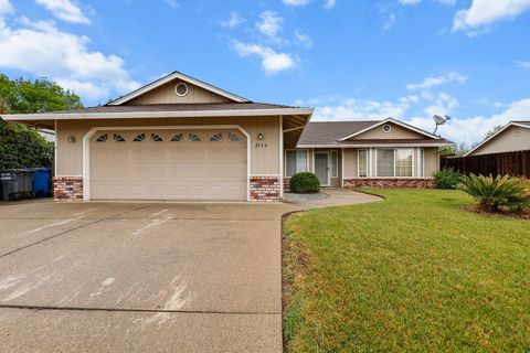 Photo of 2566 Dewberry Drive, Redding, CA 96003 (MLS # 26-1558)