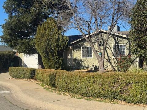 Photo of 20864 Gun Barrel Court, Cottonwood, CA 96022 (MLS # 26-176)